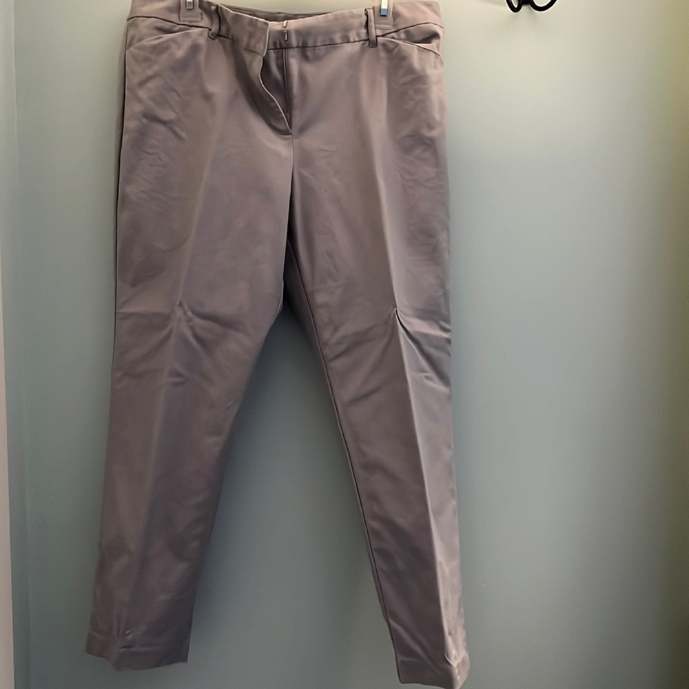 Liz Claiborne “Emma” ankle pants in a soft light gray color